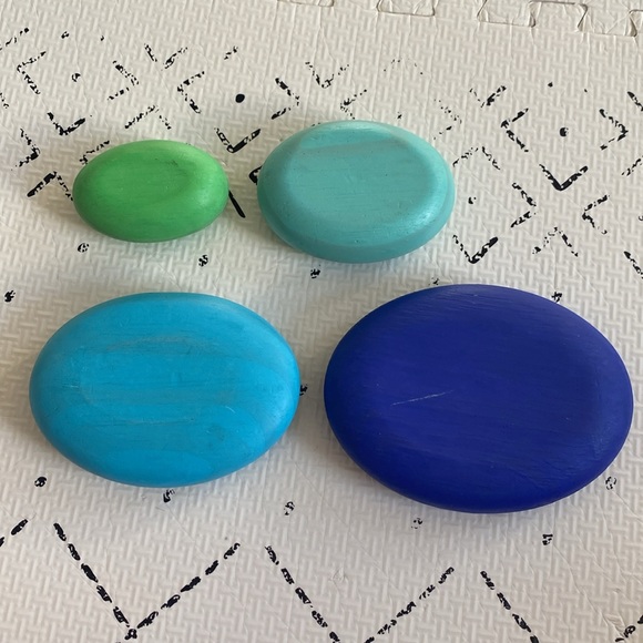 Lovevery stacking stones - Picture 2 of 3